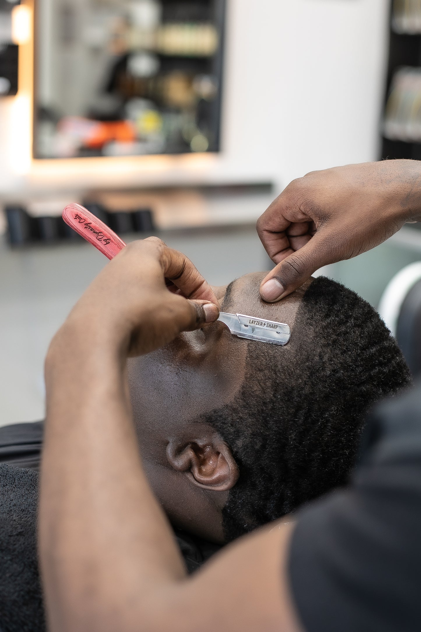 LAYZER⚡️SHARP – Signature Precision Craft Razor ( black feather)
